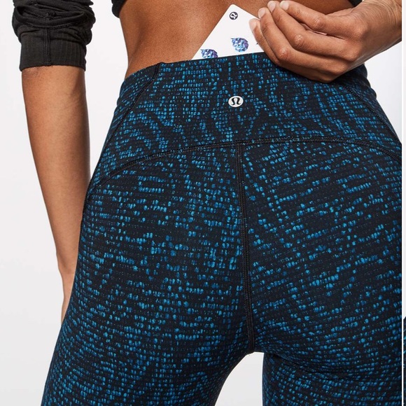 Lululemon Train Times Crop (17") Size 2 - Picture 5 of 14